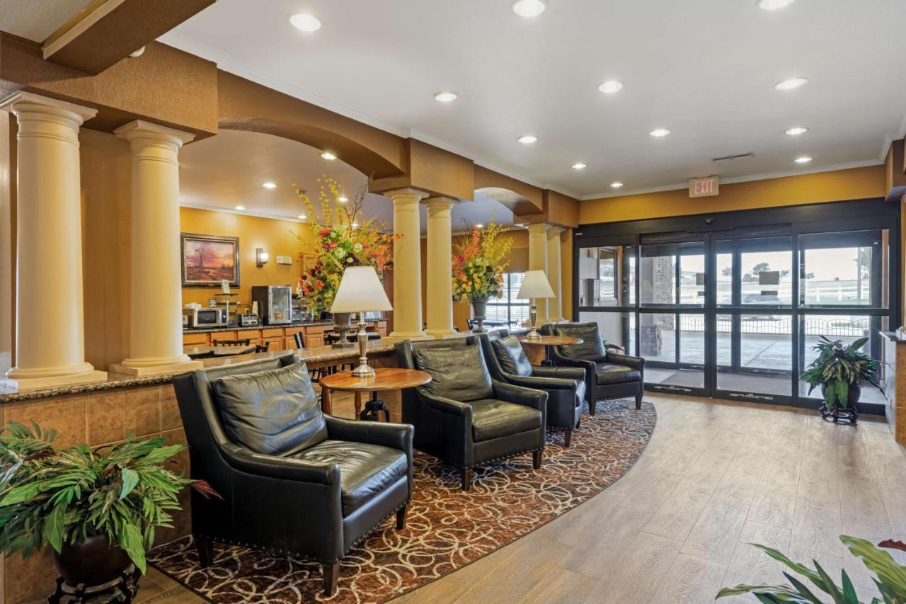 Best Western Plus Red River Inn Clarendon Exterior photo