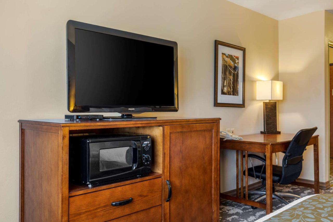 Best Western Plus Red River Inn Clarendon Exterior photo