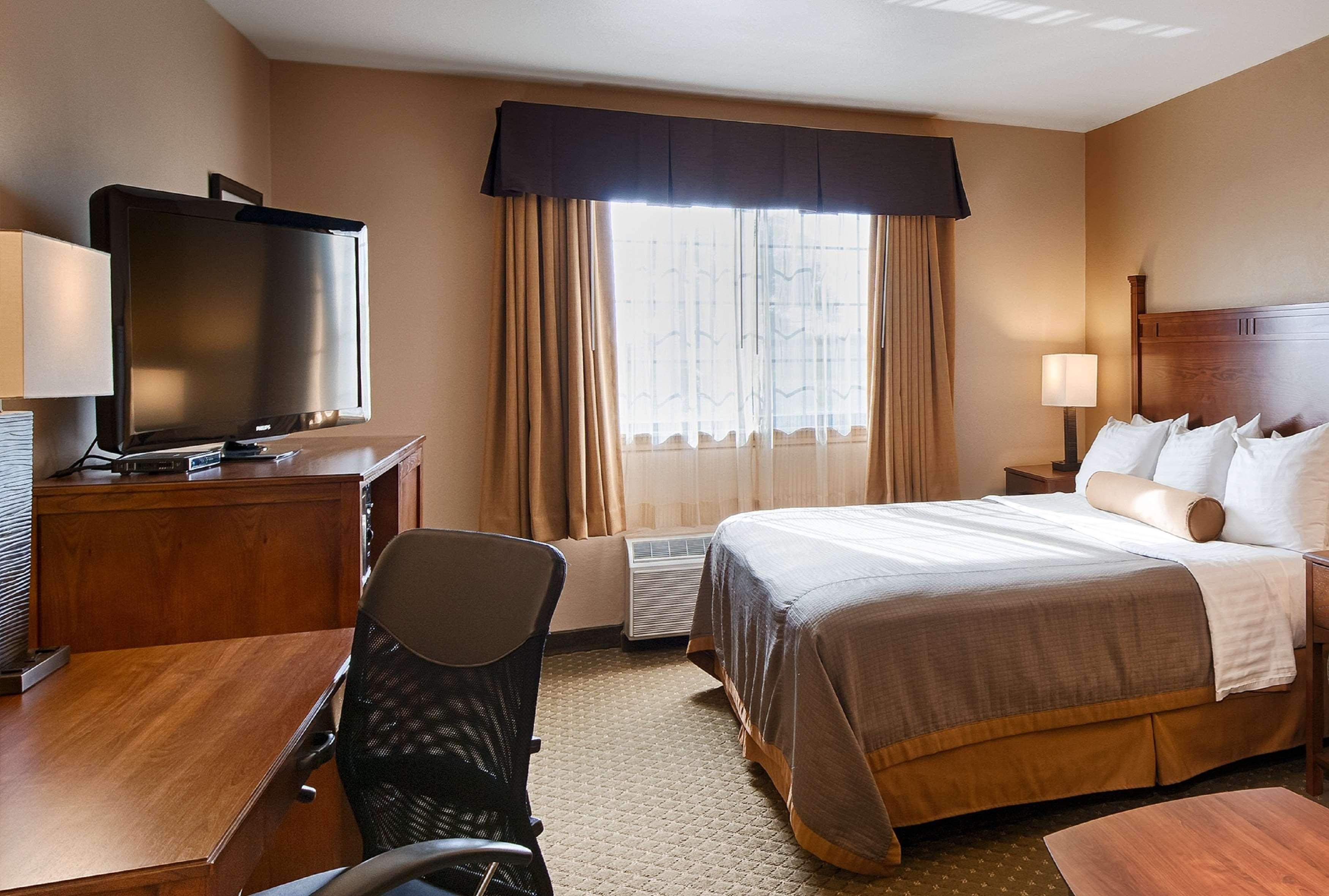 Best Western Plus Red River Inn Clarendon Exterior photo