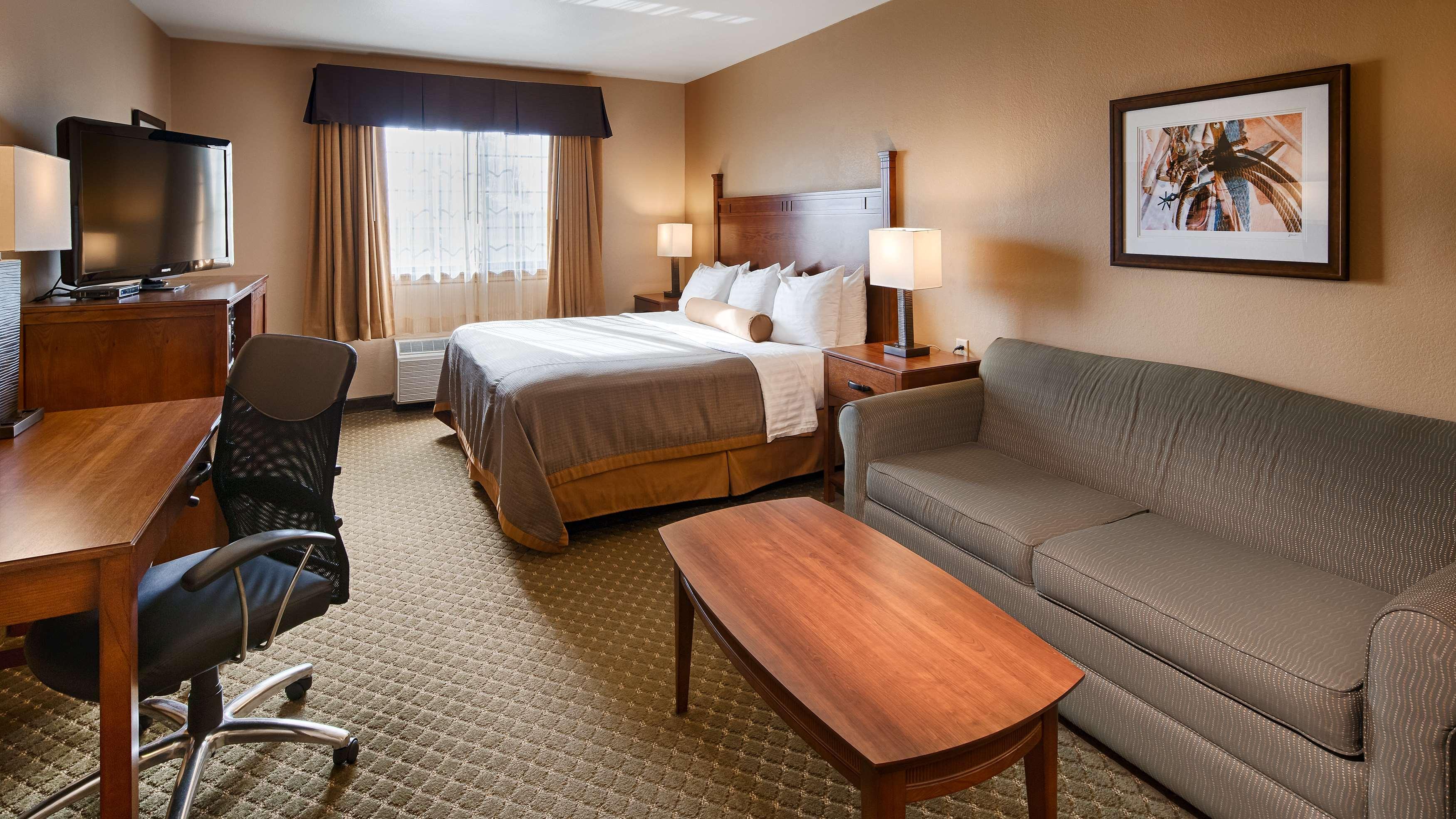 Best Western Plus Red River Inn Clarendon Exterior photo